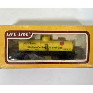 Life-Like HO Scale Model Trank Car -‎ Hudson's Bay Oil and Gas UTLX 77970.